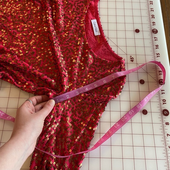 Calvin Klein size small salmon hot pink blouse with rose gold sequins - Picture 15 of 16